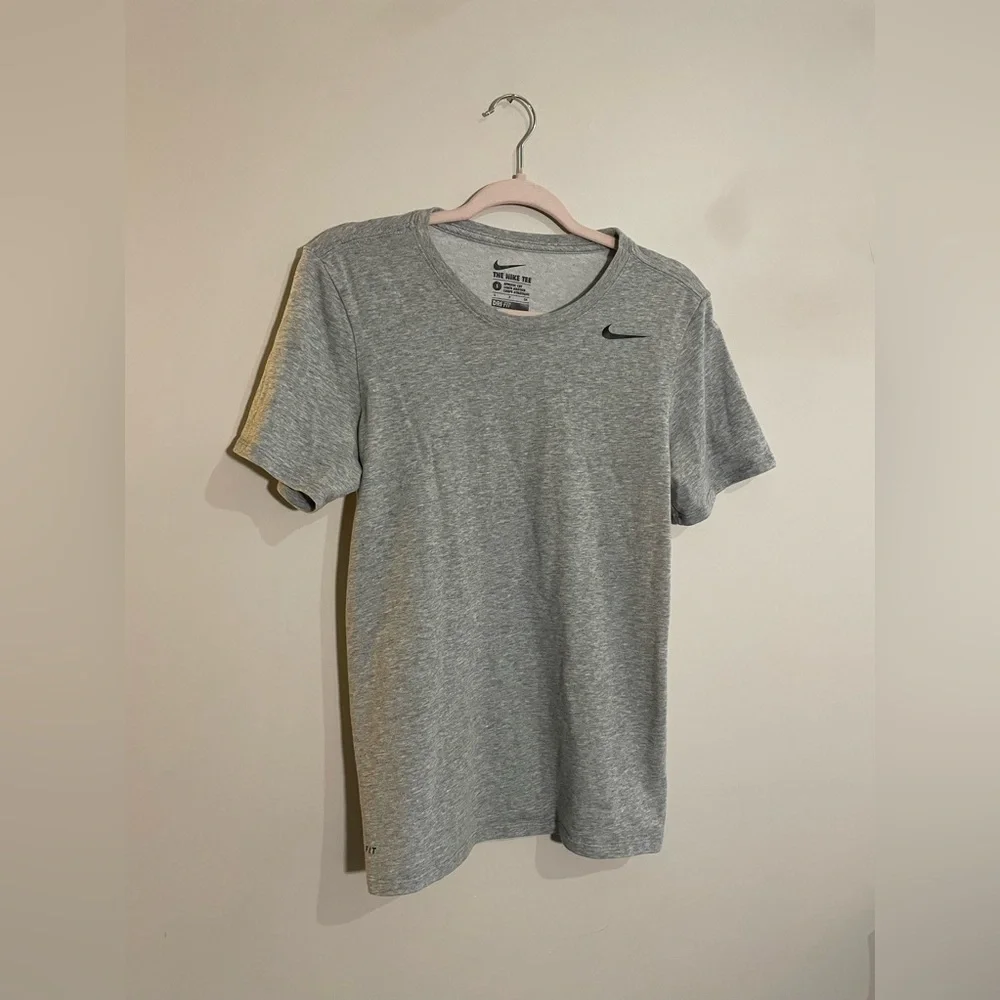 Nike Gray T Shirt with Small Swish - Picture 1 of 3